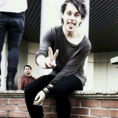 follow @radkidcalum since she just gave this free follow! :)