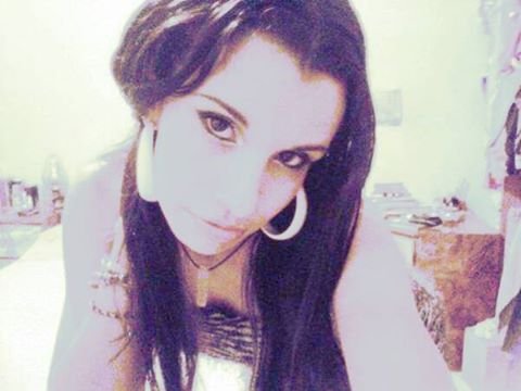 simpatik, sincera, romantik y amigable.. alguna duda preguntame.. SIGUEME Y TE SEGUIRE (SI TU FOTO DE PERFIL NO ES UN HUEVO) !!