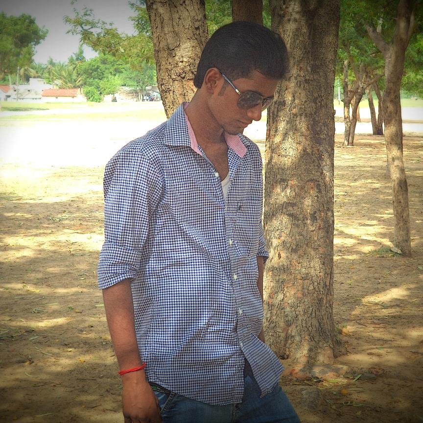 im a die hard Ilayathalapathy Vijay fan and MS Dhoni is my role model...
