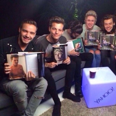 Follow me on @lurkinglilo pls i missed twitter so i came back and just be friends with me