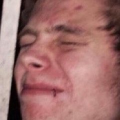follow @luvdiscluke please !! :D