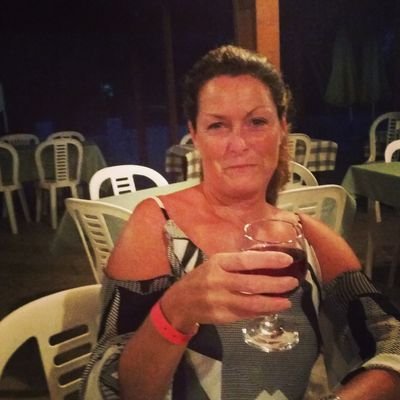 42CHICK's profile picture. 