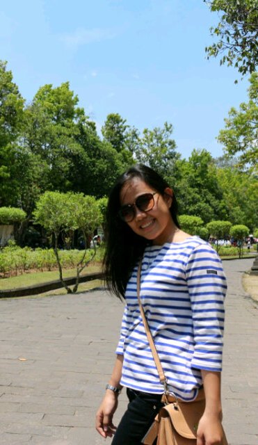 Tri Yuni Restagina