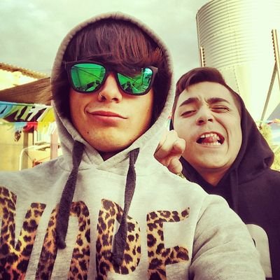 19. La vida es lo que pasa mientras mueres.