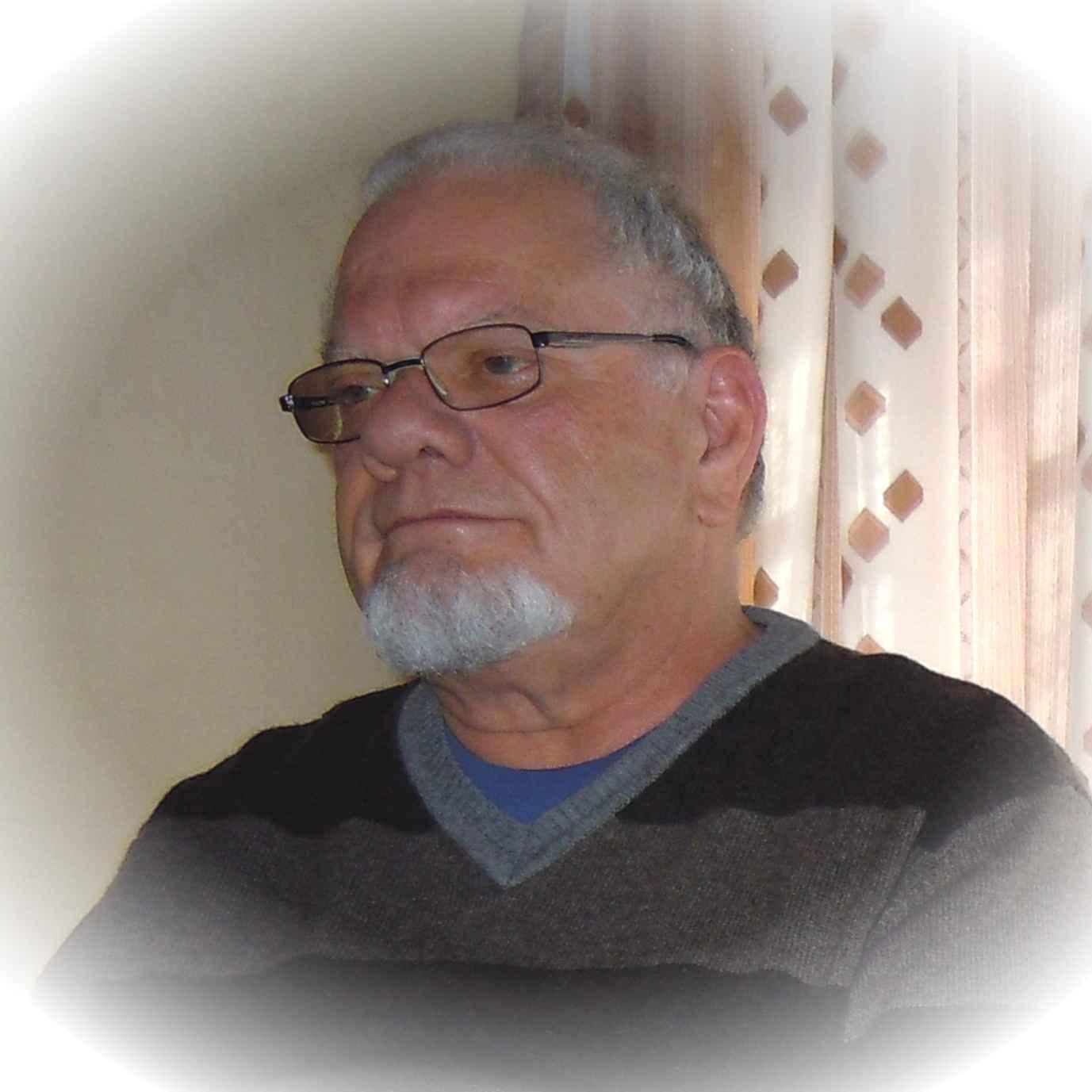 HennieVosloo's profile picture. 