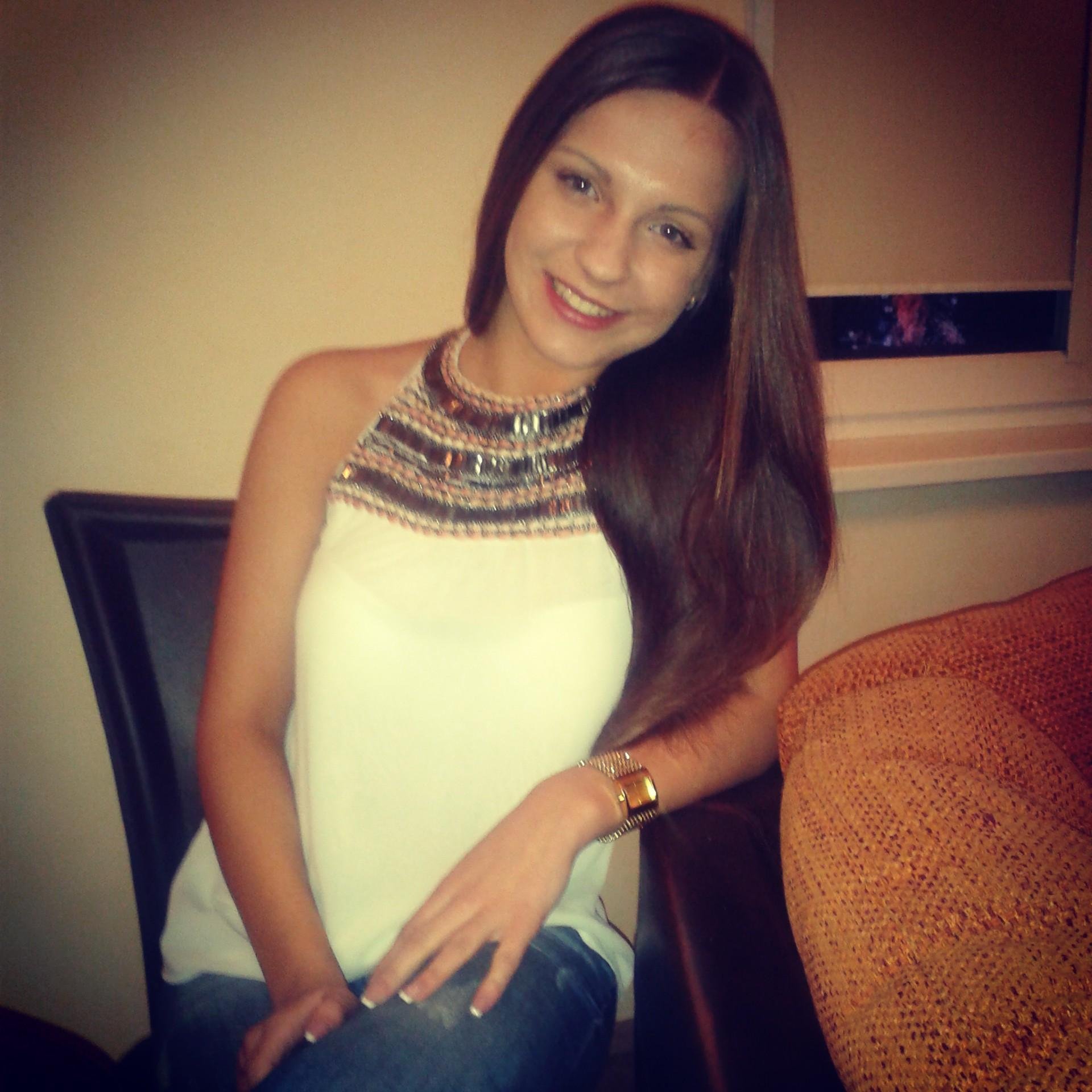 aguce_e's profile picture. 