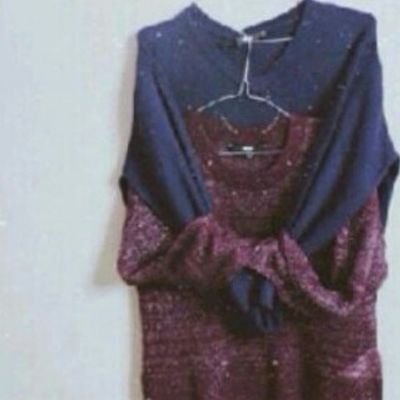 إناا فتاة مجنونهه تحُب احمر الشفاه ،مُغرمہ ﺑ اصحآب البشره السمراء،تحب الضحكة!' و تحب الاحتضآن كثيييييرآ،تعشق النوم : امممم , ايضاً  لديہاا غيرهه مجننونهه
