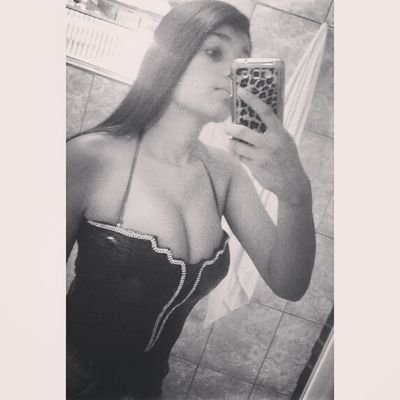 teu sorriso me faz sorrir.. @Mclivinho❤