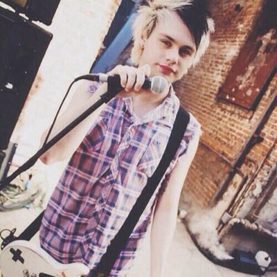 follow @irwinhollywood (ू•ᴗ•ू)