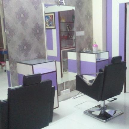 At Expert beauty Spa Saloon & Make Up Studio, our staff of highly trained, professional hairstylists helps you find the look that is right for your personality