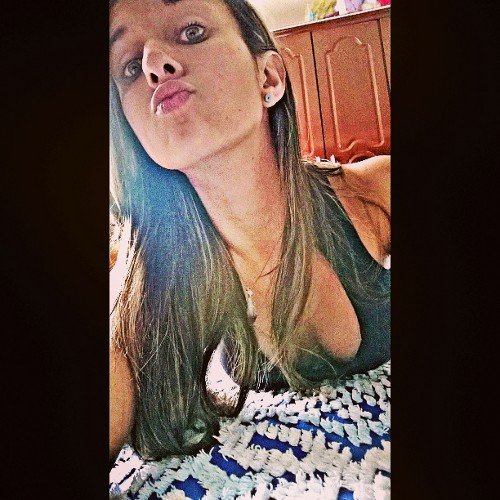 22Thuanyfreitas's profile picture. Tolos se preocupam, sábios dizem foda - se ✌ Snap : thuanyh_freitas