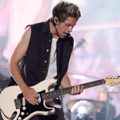 Niall Horan my ancor. ⚓️