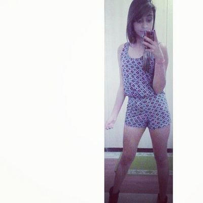 Ela disse adeus.