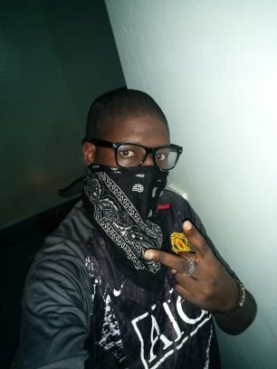 mose_k2002's profile picture. one love