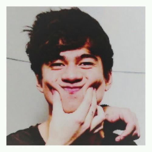 Follow@Snikirsts5SOS please :) thanks and I do appreciate it so much xx