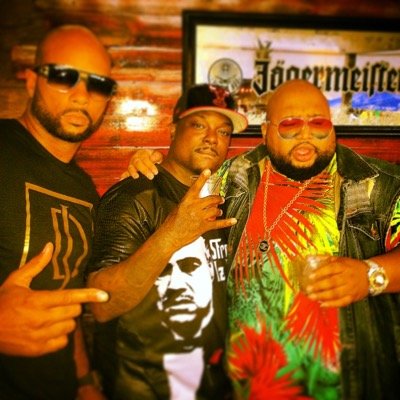 WillieBlackOnThaTrack CEO of Arti-Stic Mindz Musik Group +Creative+ Determination= Greatness That's What I Represent Also A Producer, Songwriter, and MC