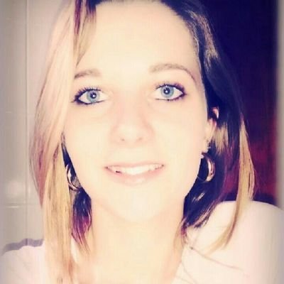 Algumas lembranças são confusas: umas me fazem rir, quando lembro que chorei. Outras me fazem chorar, quando lembro que rimos juntos.

Bob Marley