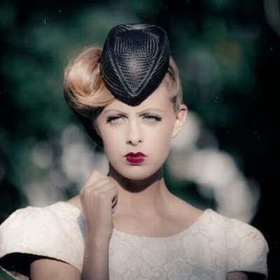 Hair ,makeup artist, belleza, estilismos, creacion de looks,caracterizaciones,moda,cine ,televisión,fotografía 
http://t.co/9ruv16G85G