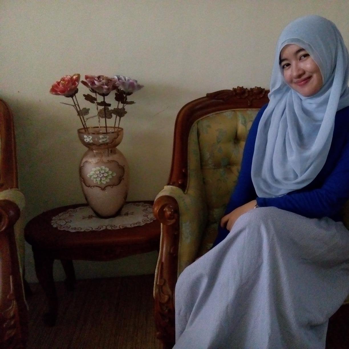 A chemistry-oriented person | A
long life learner | A good mom
wanna be :)