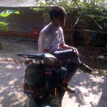 IvanRzld's profile picture. Hay I'm Ivan, My Hobies Playing Volly ball, Drumer, bassist and Game , My Dad Is My Hero, :)