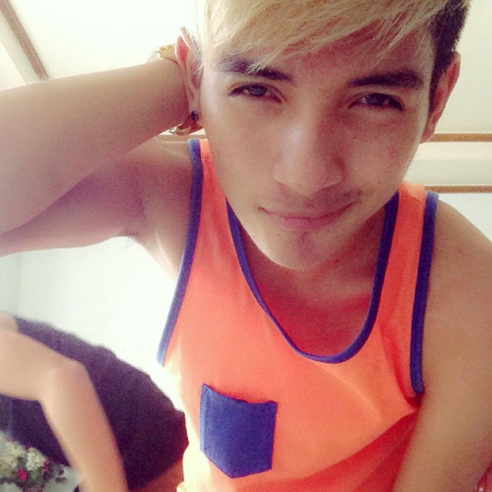 pinkboyQ's profile picture. i wish that somehow that i was born to be loved not to be hurt