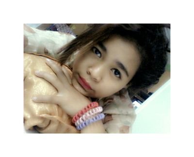 Tersenyum saat dibuat lukaa;;)