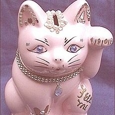 Lucky Cats and Unicorns follow back and so do i please follow and you will be followed back always!