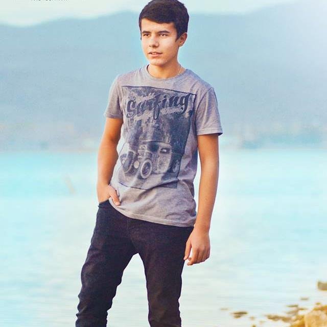 @mrresmerr gerçek hesabımdır takip edinizz !
