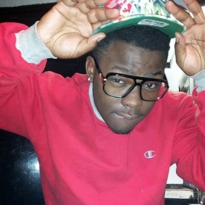 LC17
Follow my insta@252_raisedme
100 characters in these streets