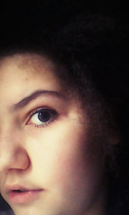 AlexiaPaula13's profile picture. 