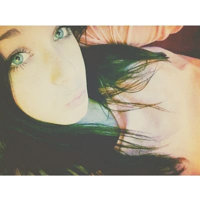○ Almost 5teen
○ Snapchat ; priscilladrentx
○ Instagram ; priscilladrentxx
○ App ; 0613184913
○ Ubbo Emmius
○ Single
○ Beautygloss ○ Foodgloss ○