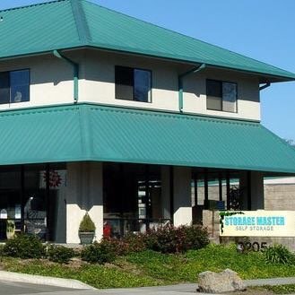 Storage Master Self Storage offers year-round access to more than 2,000 storage units of various sizes at two locations in Santa Rosa.