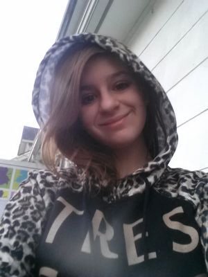 Back again bitches and im here to stayyy. Snapchat: booimqueen Kik: Queenoftheworldboo Insta: Queen-of-the-world-boo add me if you wanna talk ☺