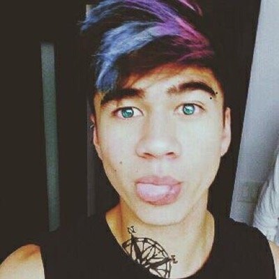 Hey :) follow @T0xicalHood be active and turn on her notifs for Dms to 3/6 1/5 3/12 + 5sos band acc Everynight SHE HELPS HER ACTIVE FOLLOWERS GAIN