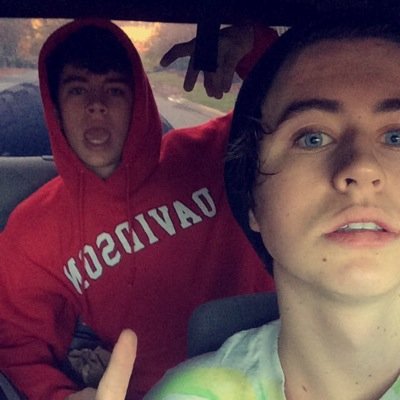 Viners/Youtubers Nash follows