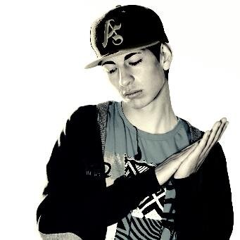Artísta Urbano,Cantante,Compositor y Prod Musical 
BOOKING +569-92705008 PelloRps@gmail.com Gold Music, Chile.