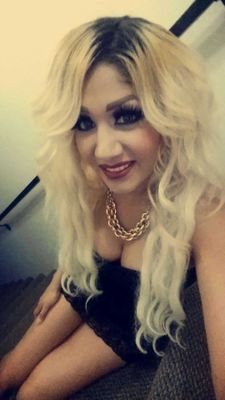 Promo Girl...Makeup Artist  #Blondehairdoll loving life the friends I got and the most Amazing Son in the World #TeamYeyo love my lido man