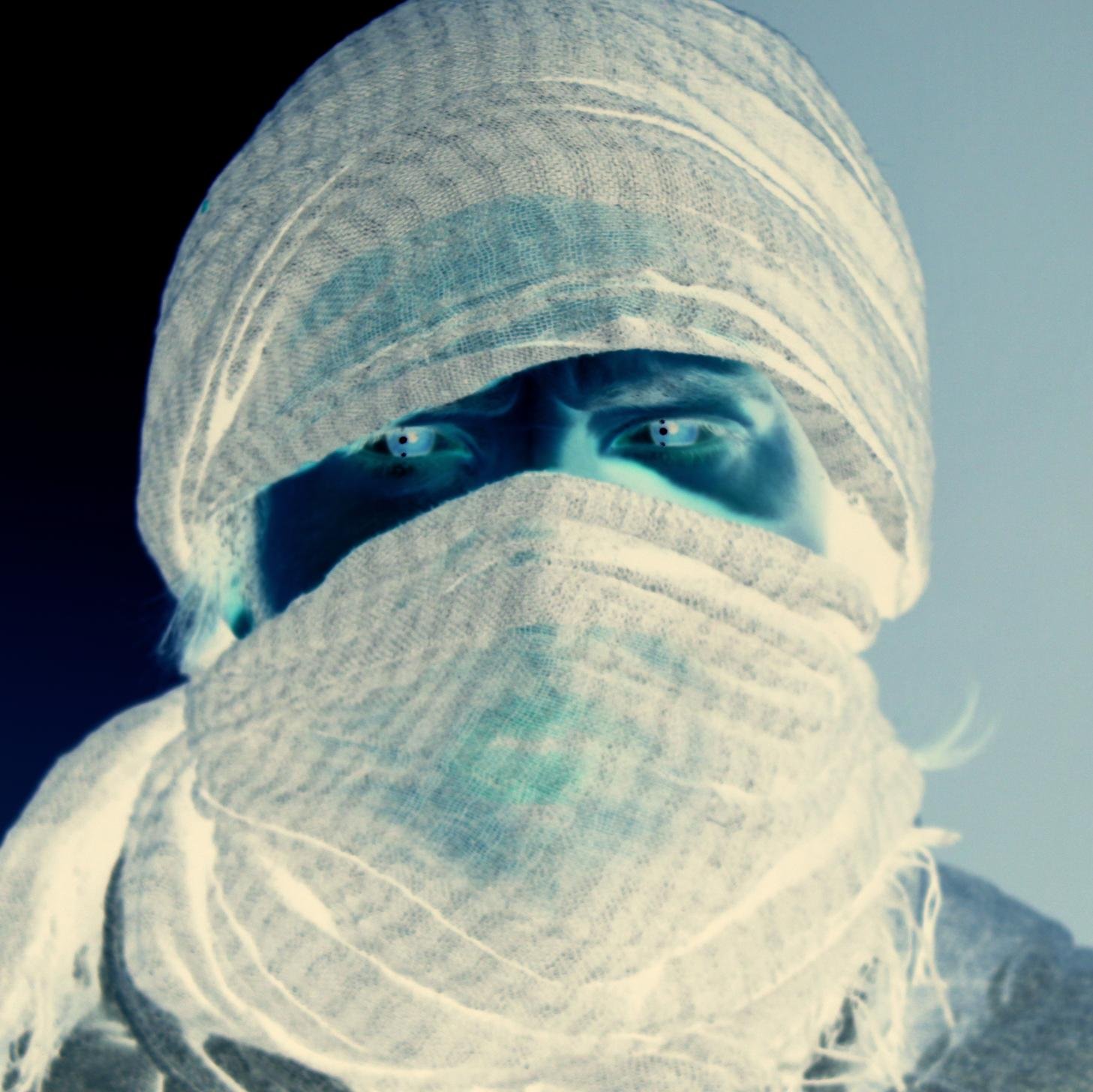 AntichristKhan's profile picture. Bütün dinler barış'tan söz ediyor ben ilk adımı tanrı ve şeytan'dan bekliyorum ..!!