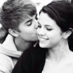 GomezBalloons's profile picture. ♡ a day without justin and selena is like a year without rain ♡ help us with this hashtag #WeWantJelenaBackNoJendall
