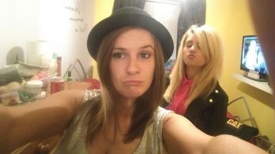 weeshelleyt's profile picture. Not Broken...Just Bent...