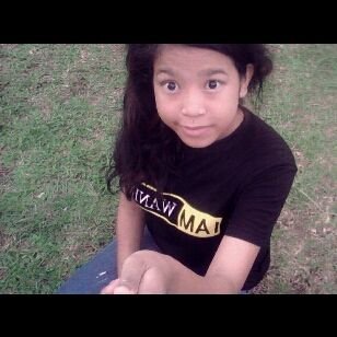 Thanks follower n following k :) Email fb: nur izwaniey :)  ID Wechat: wanieymok1648 .
Status:  Dah jadi bini orang :)