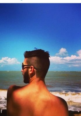 Não é fácil. Nada é fácil. Se tá fácil, tá errado.
