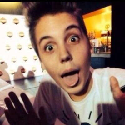 dazzlespinosa's profile picture. not very active on here tbh