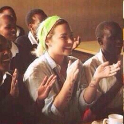 New single #CoolForTheSummer out now!! http://t.co/RALevC8Zda

I LOVE U LOVATICS ..oh yea & demi. 

#jk