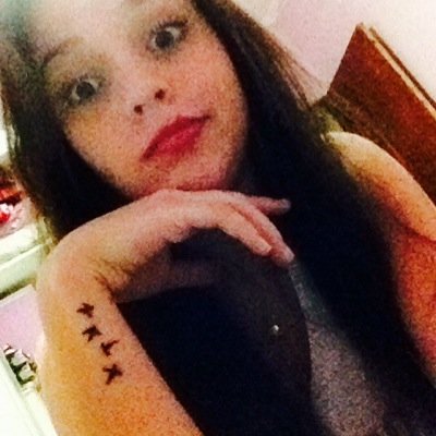 Procura-se alguém que esteja disposto a viver um amor de verdade, alguém que possua defeitos e qualidades.