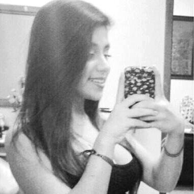 As vezes tão menina. As vezes tão mulher.