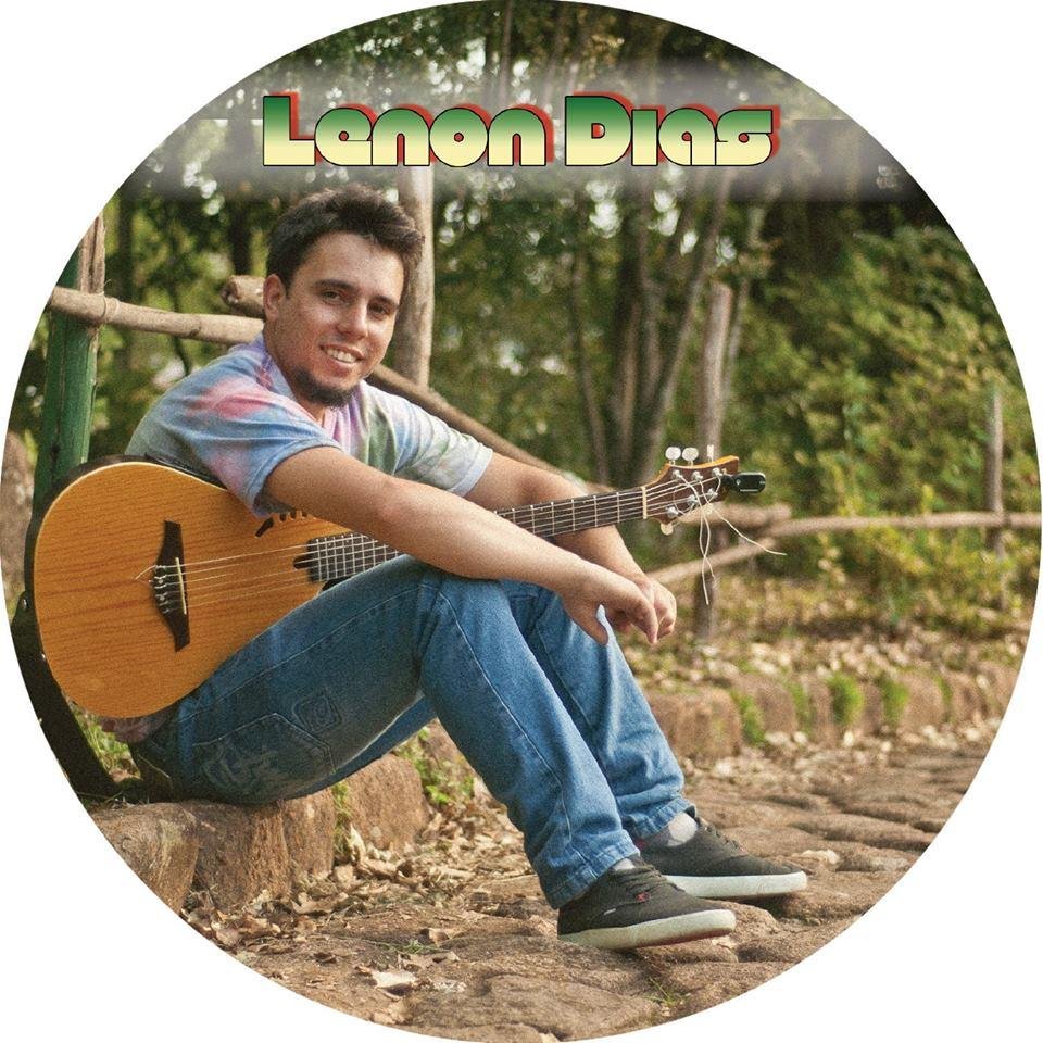 Músico independente, compositor, intérprete e multi instrumentista. Humildade pura..representando o som de mensagem !!!!!