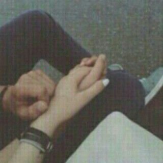 ‏ليتك جنبي ، مو أمنيه لكن حنين :-(