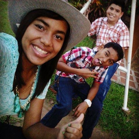 I love music. Follow me and I follow you is easy ... Follow me on instagram: @adriel_1000 And Facebook: https://t.co/XBSJAzUjZH