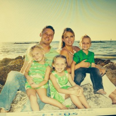 Islandmom2_3's profile picture. 